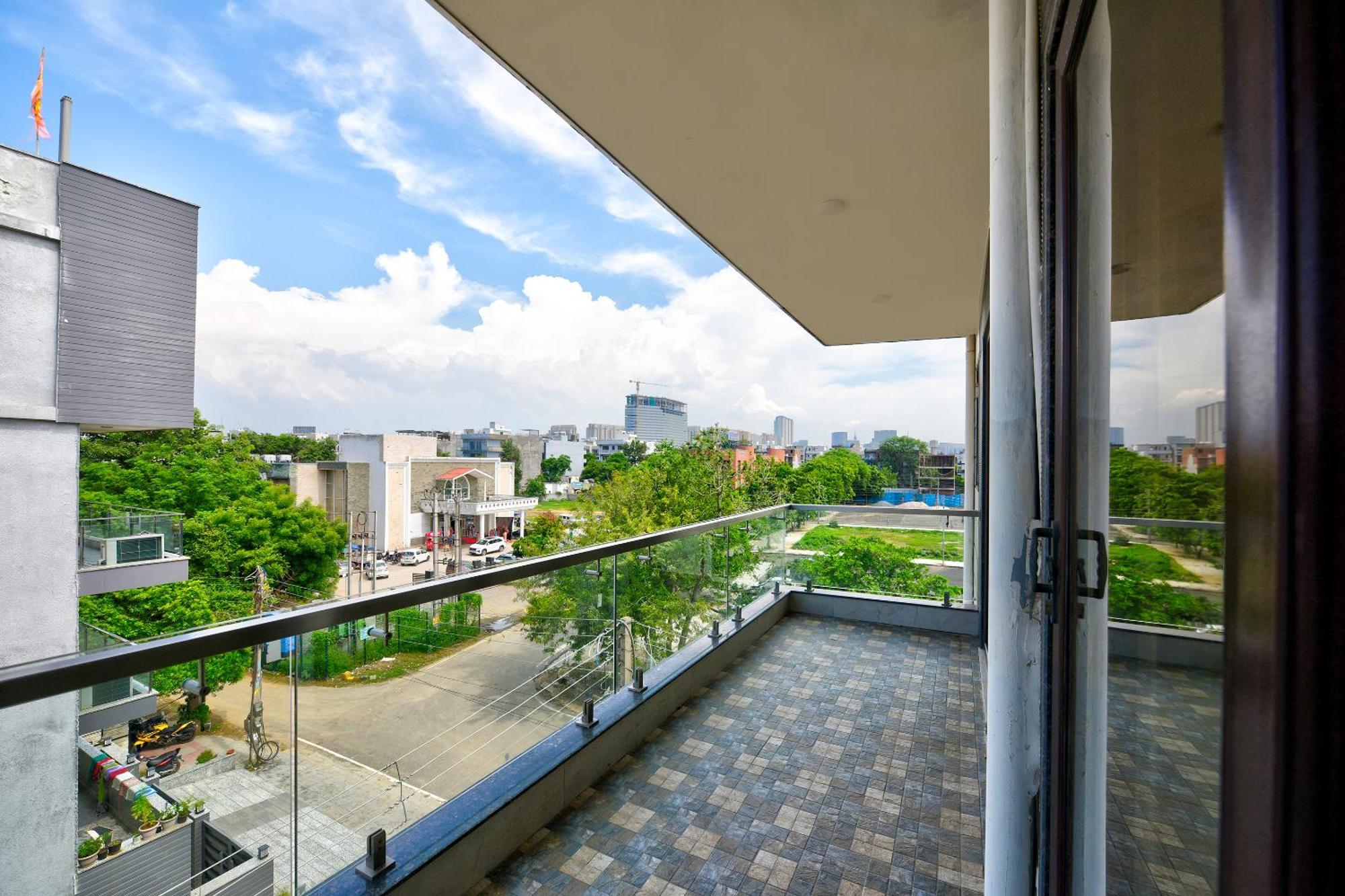 Hotel Leaf 9 Boutique, Near Golf Course Road And Galleria Market Gurgáon Exteriér fotografie